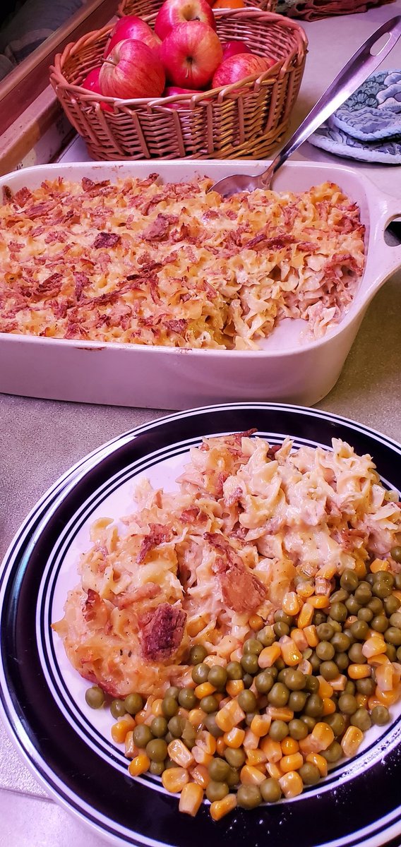 Tinman0642's tweet photo. Here's actual pics of dinner today.
French Onion Chicken Casserole 😊 https://t.co/0uomToGhle