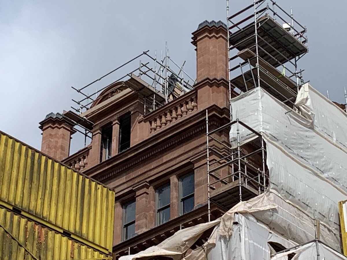 timothyferres's tweet photo. A tantalising glimpse of the Bank Buildings this morning. #BankBuildings https://t.co/2yjskb6lxu