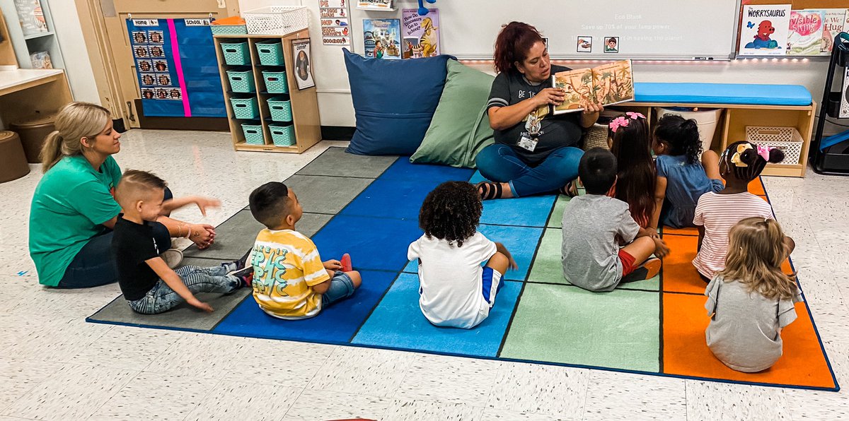 Happy First Friday! Ms. Marcella taught our group all about being a good friend during one of our read alouds today💛