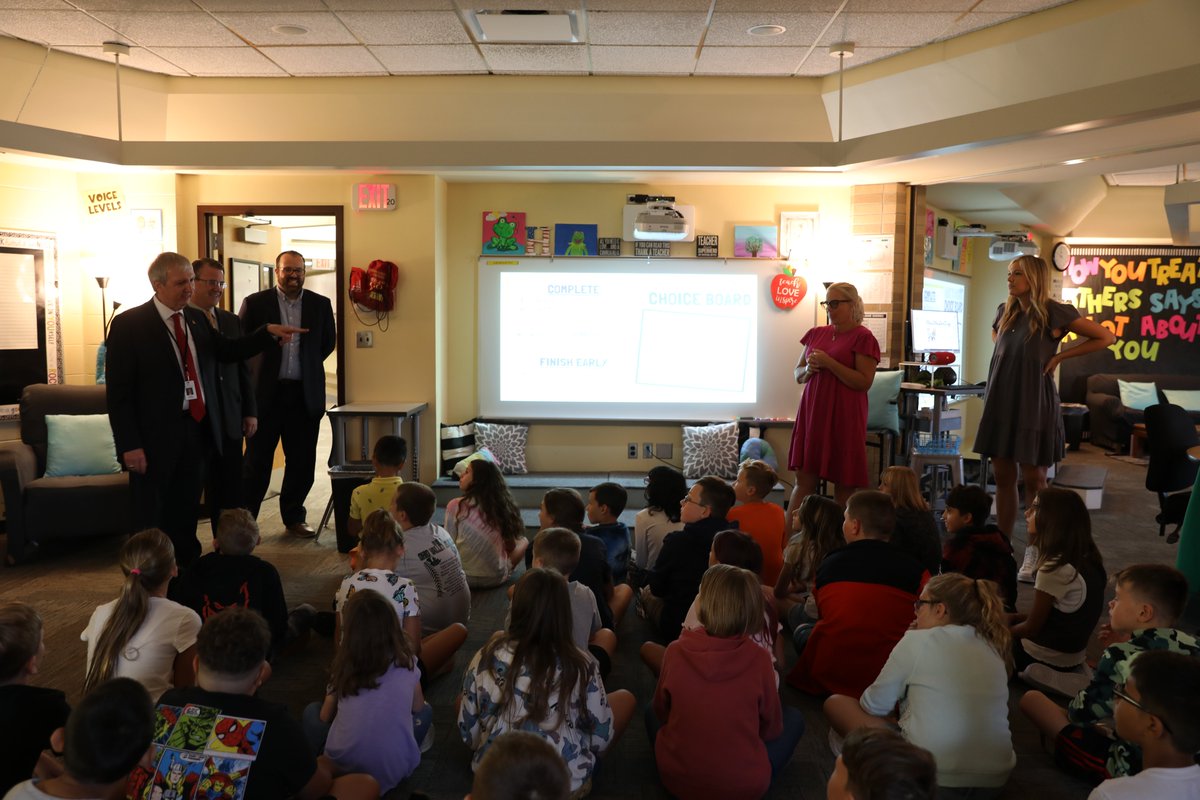 PHMschools's tweet photo. Amazing things happen when we tag along w/ Dr. Thacker on his annual #PHMBack2School #PHMExcellence tours! We met several current PHM teachers &amp; staff who were Dr. Thacker's former 5th gr. students when he taught at @MFESMustangs. Now they're at @northpointstars @PVPumaPride😮😊 https://t.co/bBEd7UqcxY