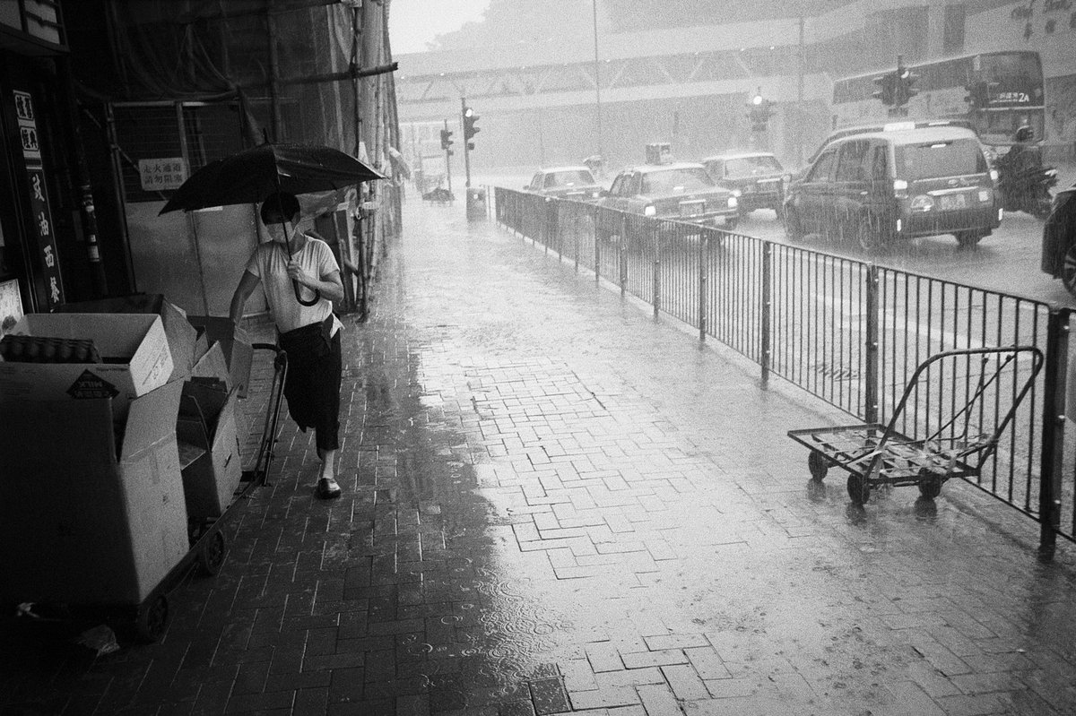 saunders_arran's tweet photo. Can’t resist a good rainy photo walk ⛈ https://t.co/8aAlvkG2ZF