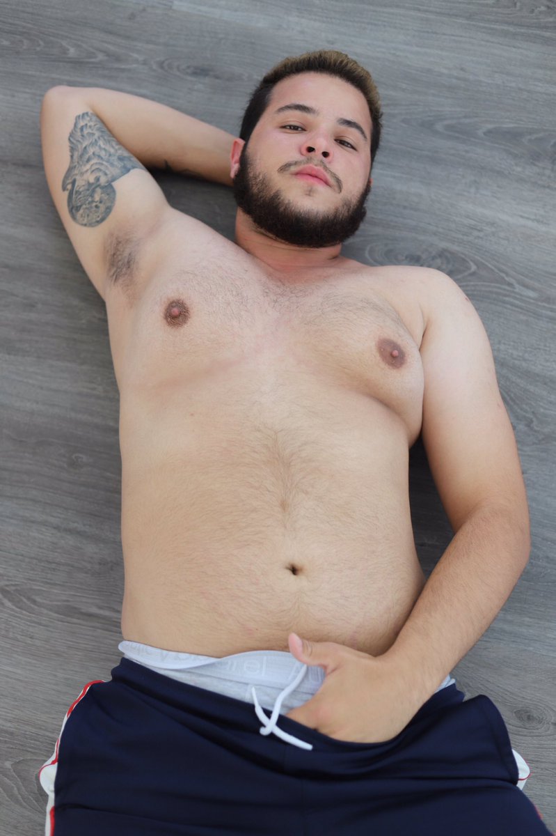 vizzerickftm's tweet photo. https://t.co/GcLsyDHMpd 👈🏻👈🏻 #nipples https://t.co/6RbXe7RkOu