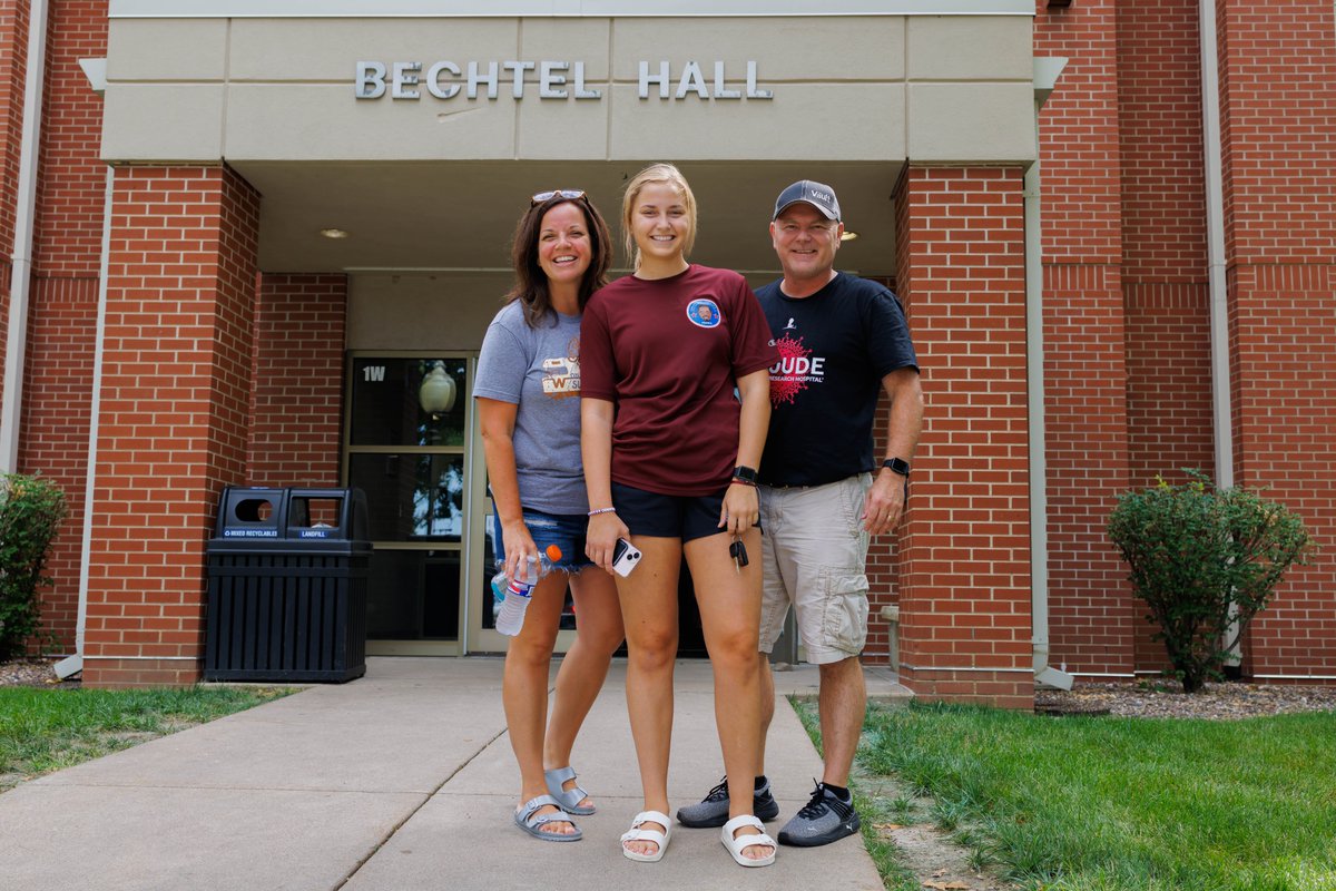 stambrose's tweet photo. The Bees are back! 🐝💙 #SAUWelcomeWeek https://t.co/NumIL8aJD4