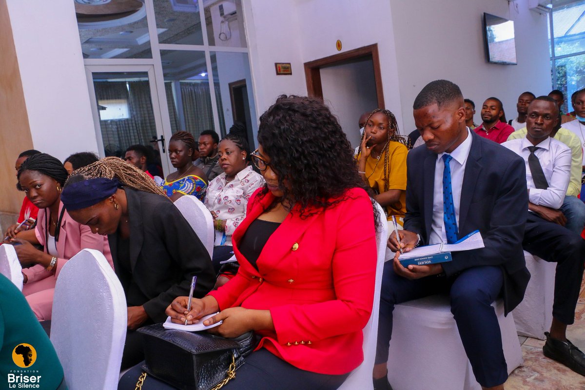 JamsMupualaRdc's tweet photo. #RDC:La “#Fondation_Briser_le_silence” en collaboration avec #ONU_femmes a organisé un café genre intergénérationnel le jeudi 18 août 2022 au quartier Bibwa dans la commune de la N’sele. Cette rencontre avait pour thème “#Entreprenariat_féminin”. https://t.co/NBqepsSJwb