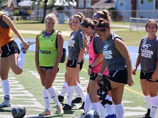 Clarion_Soccer's tweet photo. Always a great day to be a Golden Eagle 🦅
            #WingsUp  |  #TrainingViews https://t.co/HxmL6geulx