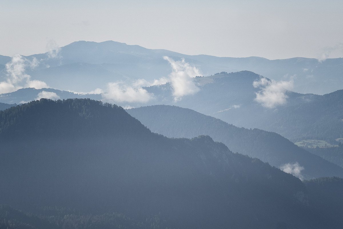 Blue layers. 💙
#TrentinoWow
#WorldPhotographyDay
#WorldPhotographyDay2022

📌 Forcella Magna