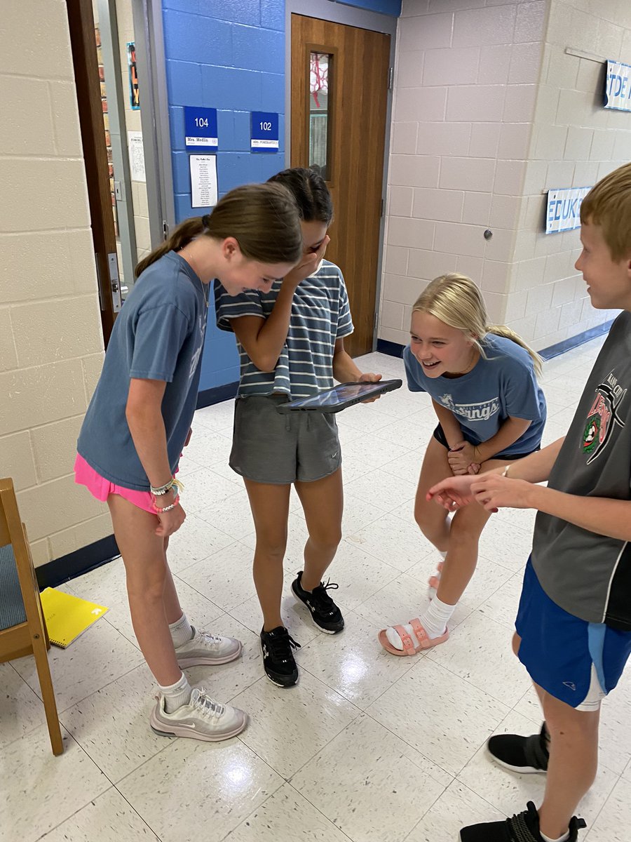 Katherine Lacy tweet media