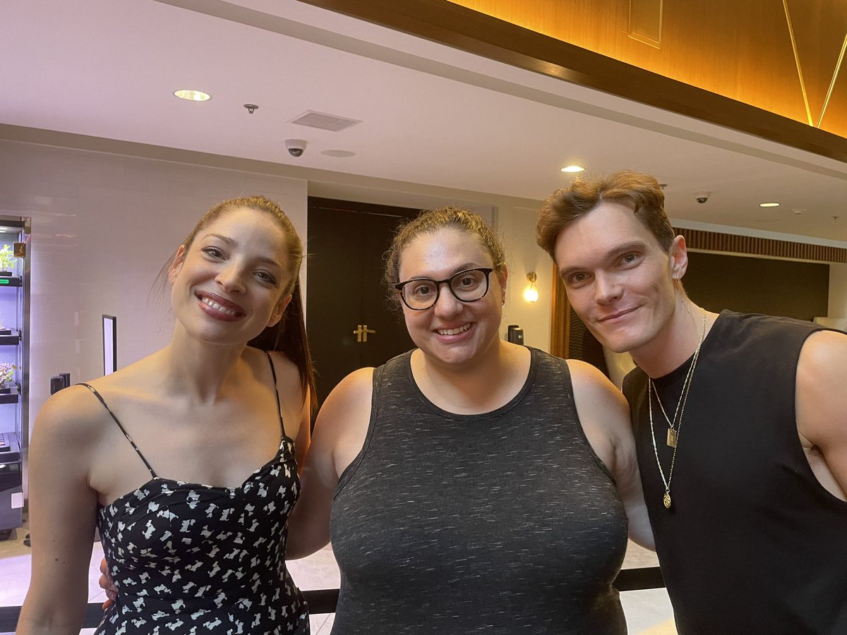 rocar86's tweet photo. @AnnaBananaHops @LukeBaines you guys are the absolute best! So lovely to meet Anna for the first time and my reunion with Luke from the old AOL Build!!! #NYCLovesShadowhunters #Shadowhunters Never let anyone tell you otherwise! @ShadowhuntersTV https://t.co/T554jyZ2ES