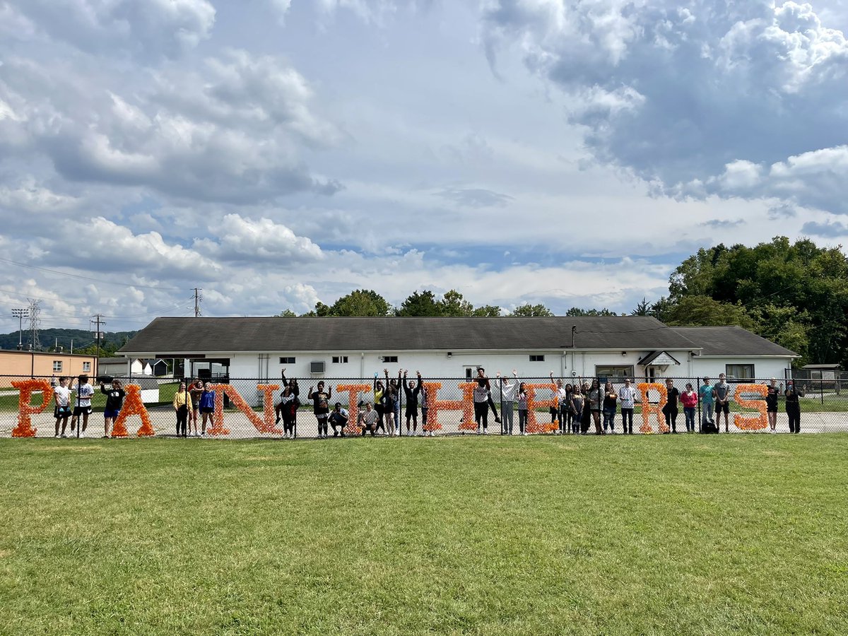 haileyiridescen's tweet photo. Installation art! A work in progress! These kids did awesome!!!! GO PANTHERS! 🐾🧡 @ThePowellPrin https://t.co/L4yocigYUR