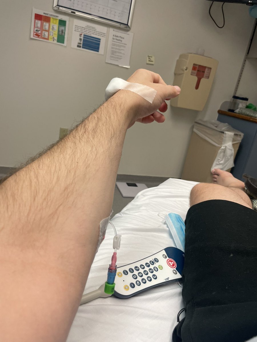 Back in the ER my foot is infected from the dog bite. Let the good times keep rolling 🕺🏻