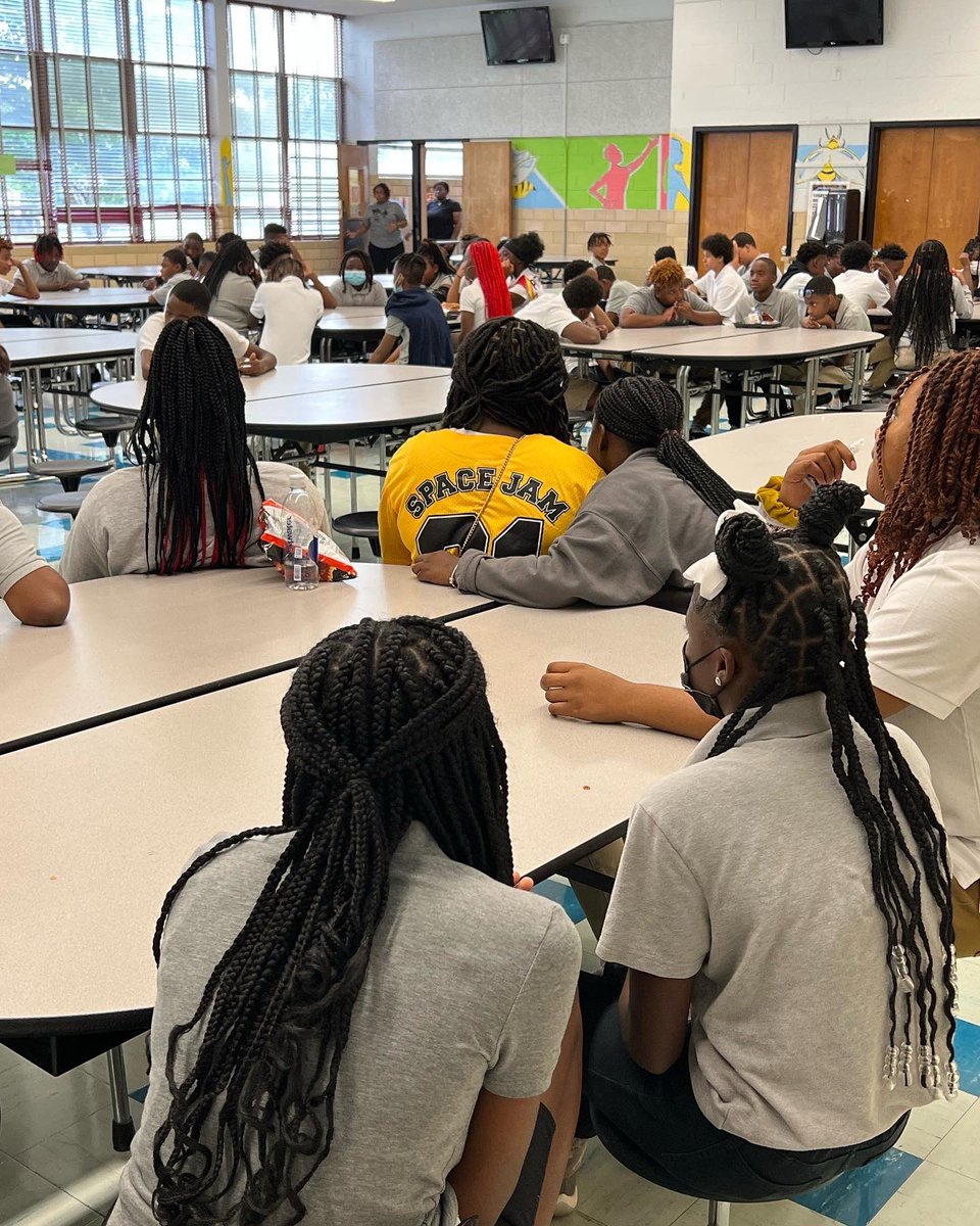 OrchardKnobMS's tweet photo. As we continue to wrap up diagnostics screening, we decided to have a little fun with a themed dress down day. It was so much fun getting to talk to students about their favorite teams and players. Today was definitely a HIT. #JerseyDay #HappyFriYAY!! https://t.co/kNdRr39Qnw