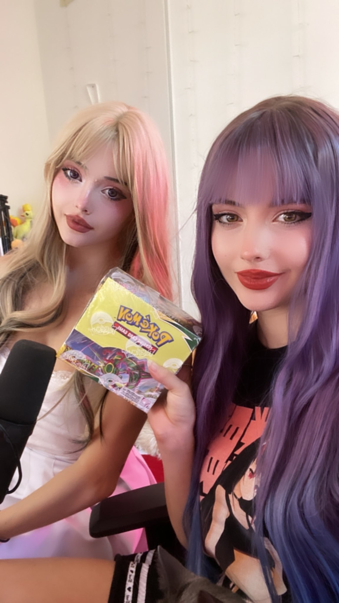 Julia Burch on Twitter "Live with laurenxburch ! Opening Pokémon card