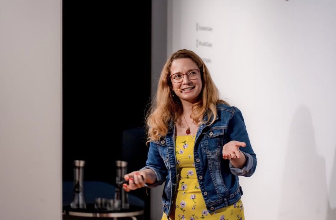 ¡Ya está disponible la charla de Aránzazu Arnoriaga "Nadie viaja a Italia para ver centros comerciales" ¡Échale un vistazo ahora! 🚀

youtu.be/m9iVTMvdX5o