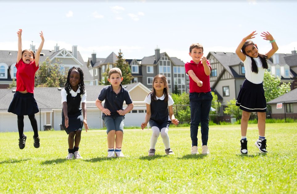 LyceeCalgary's tweet image. The first day of school is right around the corner! We are SO excited to kick-off another school year with the #LycéeCommunity. 🇫🇷  See you soon! 🇨🇦

 #lyceecalgary #frenchschool  #aefeinfo #frenchpreschool #frenchkindergarten #fulldaypreschool #fulldaykindergarten