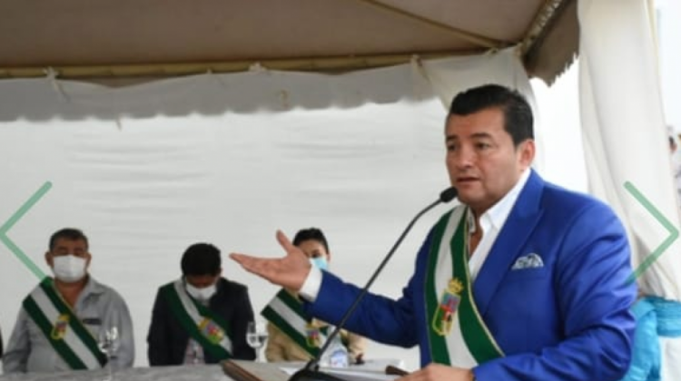 noticiasfides's tweet photo. 🔵 #ANF | #Política Alcalde Jhonny Fernández: "Yo no obedezco a logias y no soy ningún vendido"
Lea la nota aquí 👉 https://t.co/sZVfuyfa4h https://t.co/q1xGYZ6bID