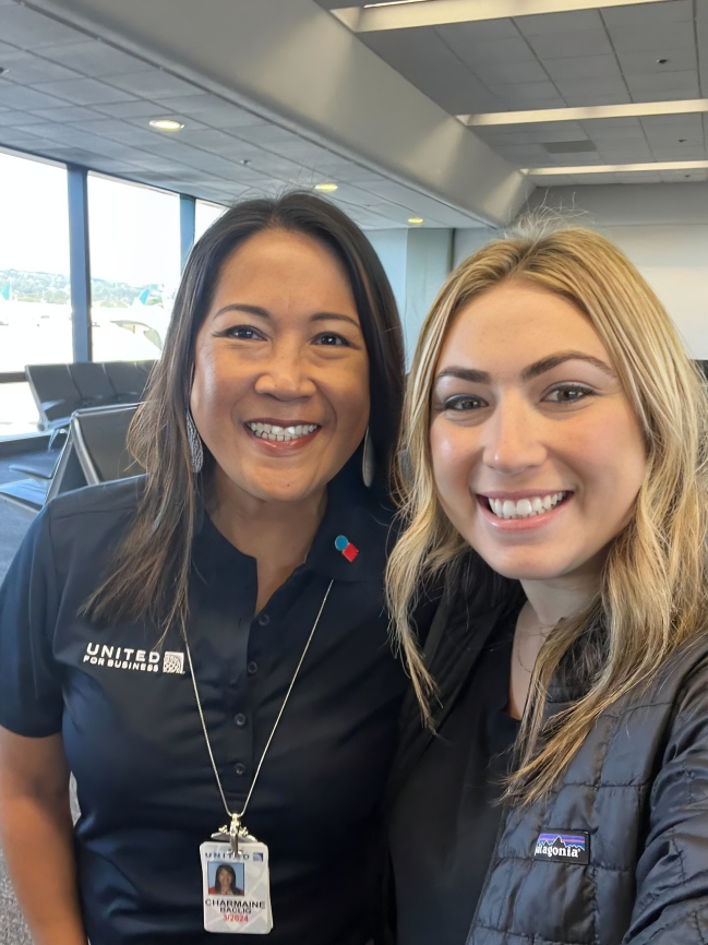 Navan's tweet photo. Happy National Aviation Day ✈️ from @united and TripActions! We surprised some lucky travelers with United rewards to make their flight extra special.

Subscribe to the 🍋Lemonade Loyalty Club for more info on special rewards like MileagePlus Bonus Miles!

https://t.co/mBMQbFKV2B https://t.co/bbayWGTGzf