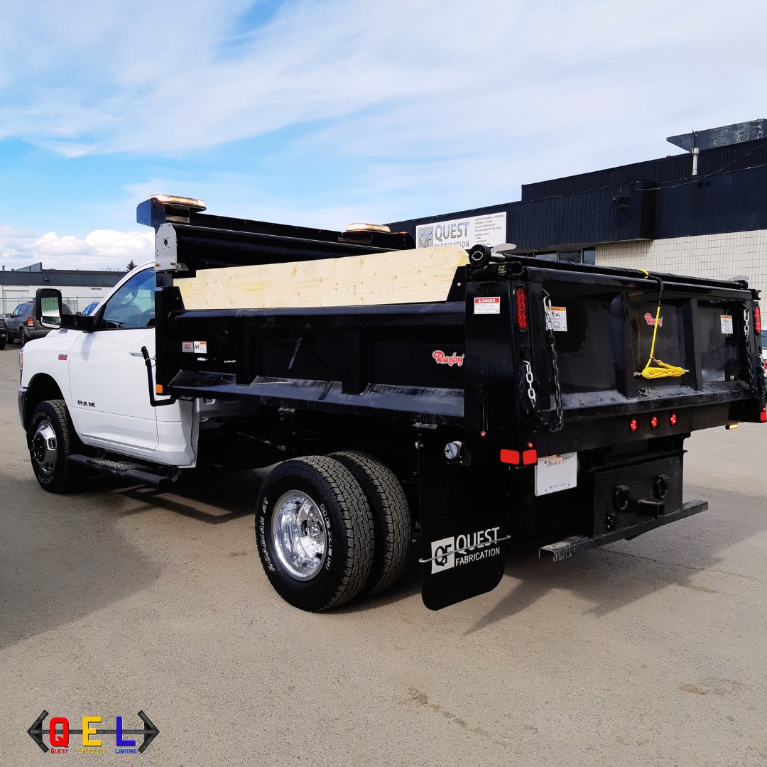 LightingQuest's tweet image. Do you have a cab chassis? Not sure what to do with it? Might we suggest installing a dump body?

Great for multiple applications such as hauling landscaping, gravel, snow, garbage, and more.

#dumptruck #dumpbox #dumpbody #dumpbodytruck #cachassis #install #equipment #dumpboxes