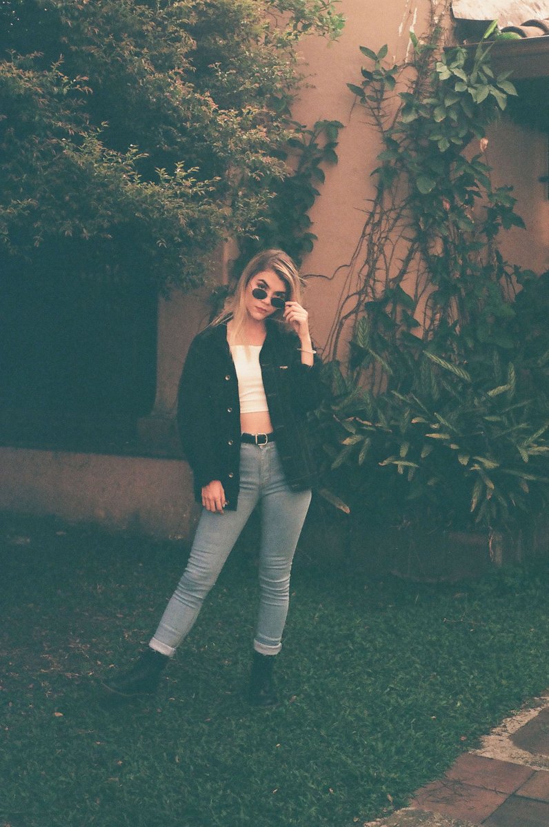 LiTTLERAMONAS's tweet photo. Rocking LR 😍 @val.sitaa and her SANTA CATALINA jeans. #REALWOMEN project #1 Make your #instaORDER or find us ONLINE 
https://t.co/S4xDaemAXV
.
.
.
No te quedes sin tu jean SANTA CATALINA 💥 #MUSTHAVE
@sebastianele https://t.co/zMb0u0UWzI