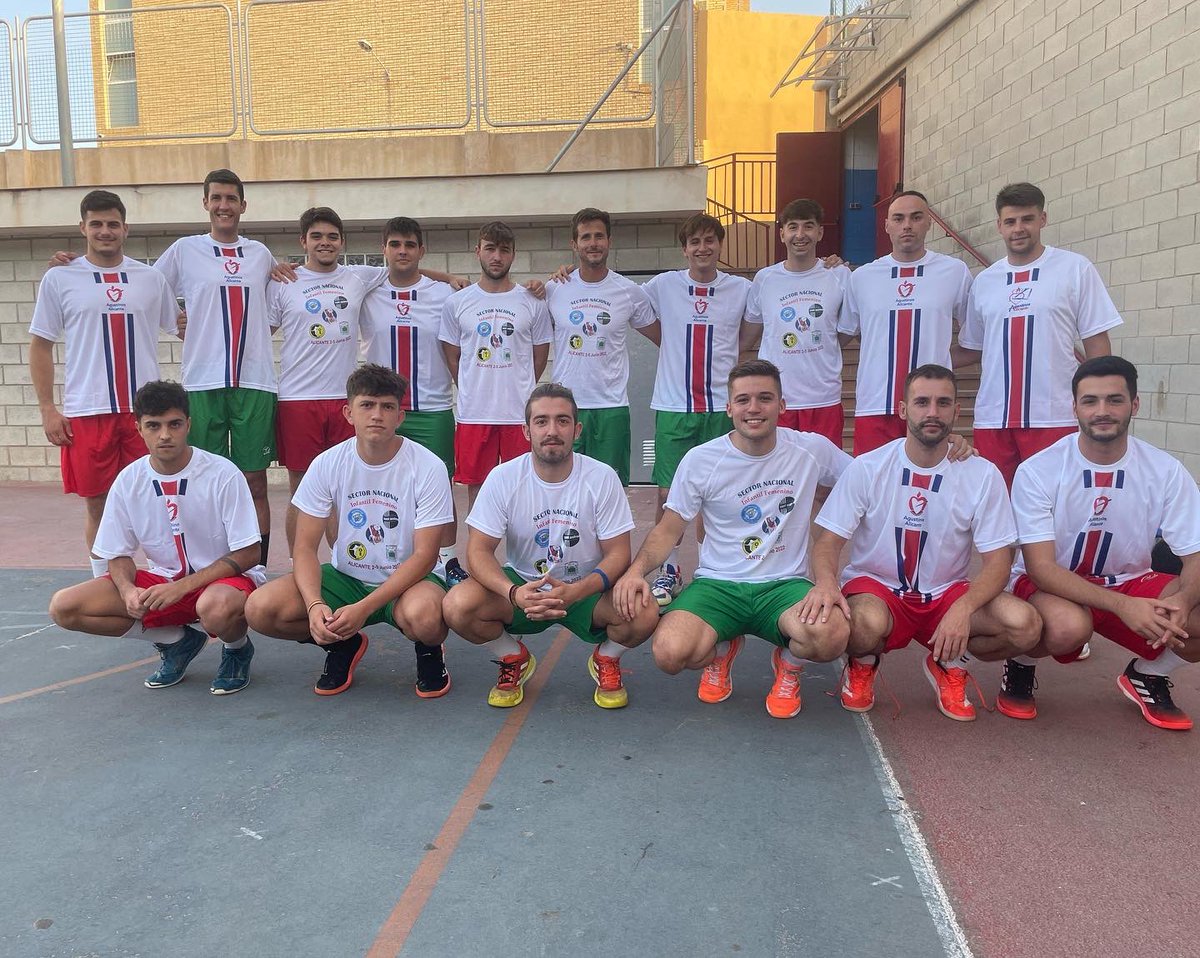 CDAgustinos's tweet photo. 👉Comienza la actividad en la Catedral. El sénior masculino de @CDAgustinos disputa este sábado a las 12 horas su primer amistoso de la pretemporada ante el @UDHCEivissa. Arrancamos!!! https://t.co/nsmPxbUI6N