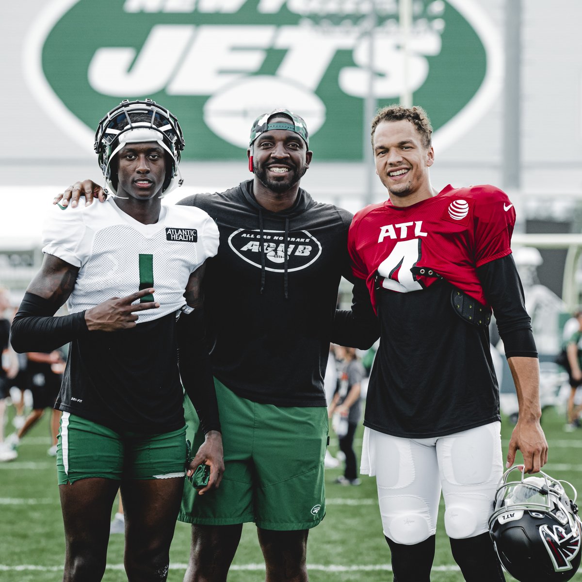 Cincy boys.

<a href="/iamSauceGardner/">SAUCE GARDNER</a> x <a href="/desmondridder/">Desmond Ridder</a>