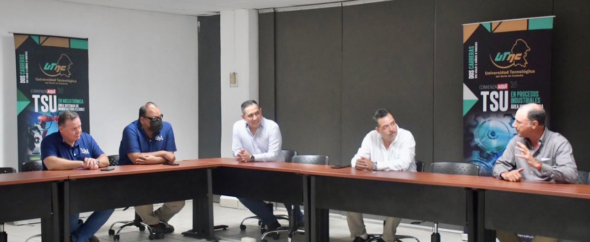 UTnortecoahuila's tweet photo. Recibimos al nuevo Gerente General de @USLiner Ing. Honorio Contreras, agradecemos la estrecha Vinculación que mantuvimos con la administración anterior del Ing. Hugo Pedro de Santiago, refrendamos compromiso de trabajar juntos y deseamos éxito a ambos en sus nuevas encomiendas. https://t.co/OcCJ3XTpiP