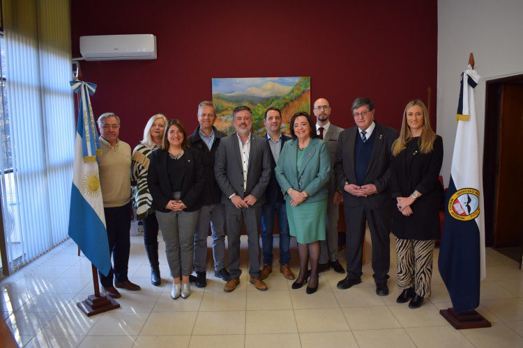 Este es el nuevo gabinete que integrará mi equipo de trabajo por los próximos 4 años (2022-2026).
Son profesionales que presentan diferentes perfiles, que combinan trayectoria académica y experiencia en gestión.
#OrgullosamenteFCA