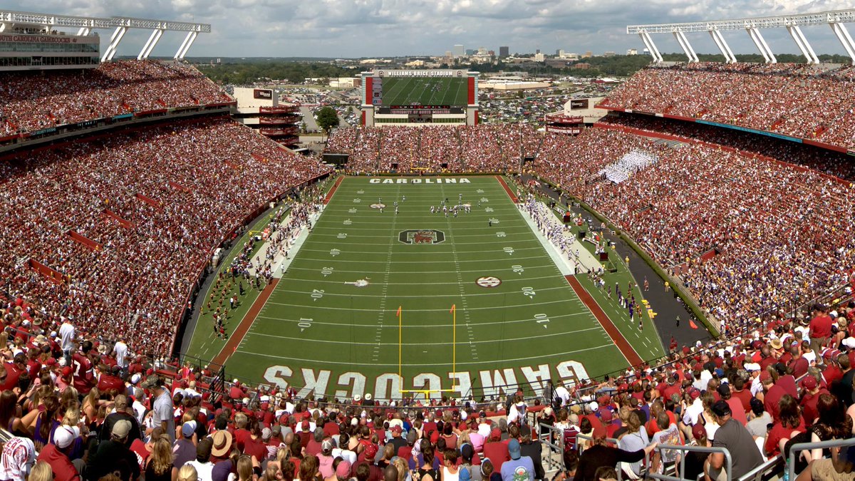OffordNaeem's tweet photo. (AGTG) blessed to receive an offer from The University of South Carolina 🔴⚫️ @GamecockFB @WrightJody @CoachWarren23 @CoachL__ https://t.co/YNhPmynb1K
