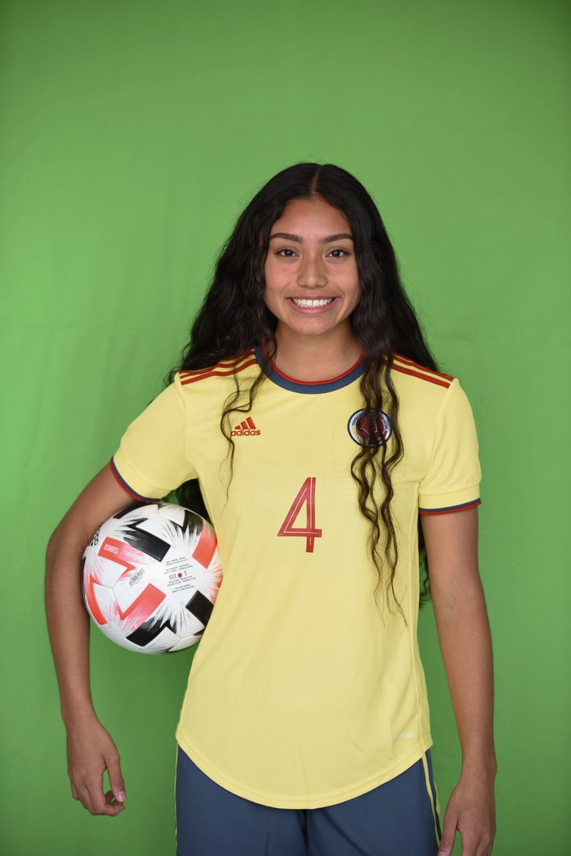 XpectaSports's tweet photo. Ángela Barón es una de las colombianas destacadas en el #MundialSub20femenino 🇨🇴🔥

¿Cómo le fue contra Nueva Zelanda 🇳🇿?

3° en balones recuperados [8]
4° en intercepciones [8]
5° en rechazos [9]

👩🏻‍💻 @_angelabaron_ https://t.co/FkomuAYik7
