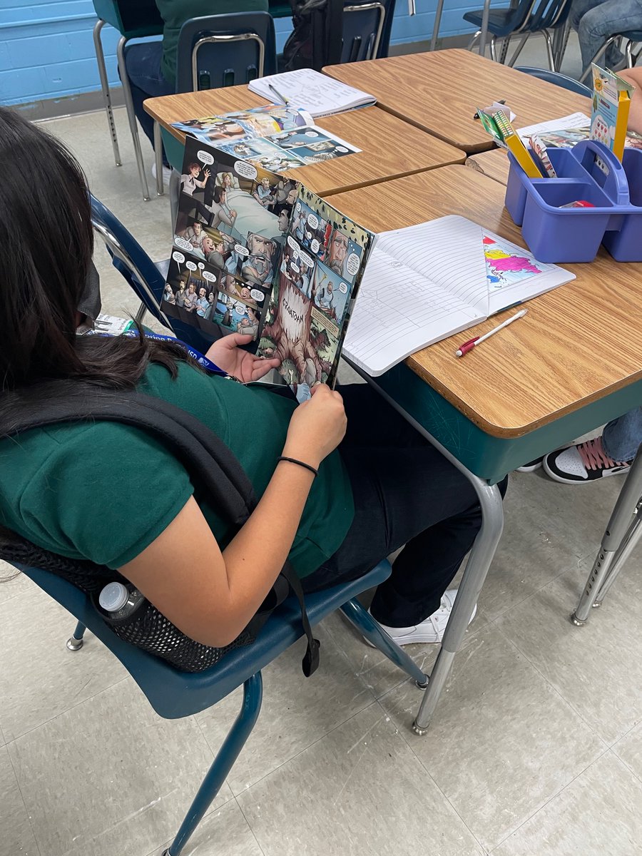 WoodsMiddle's tweet photo. Students in Ms. Blackwell’s AAC History class are using a resource created by a student at Memorial High School! We love showing the talents of our students at SBISD! https://t.co/9w6GEw9dPM