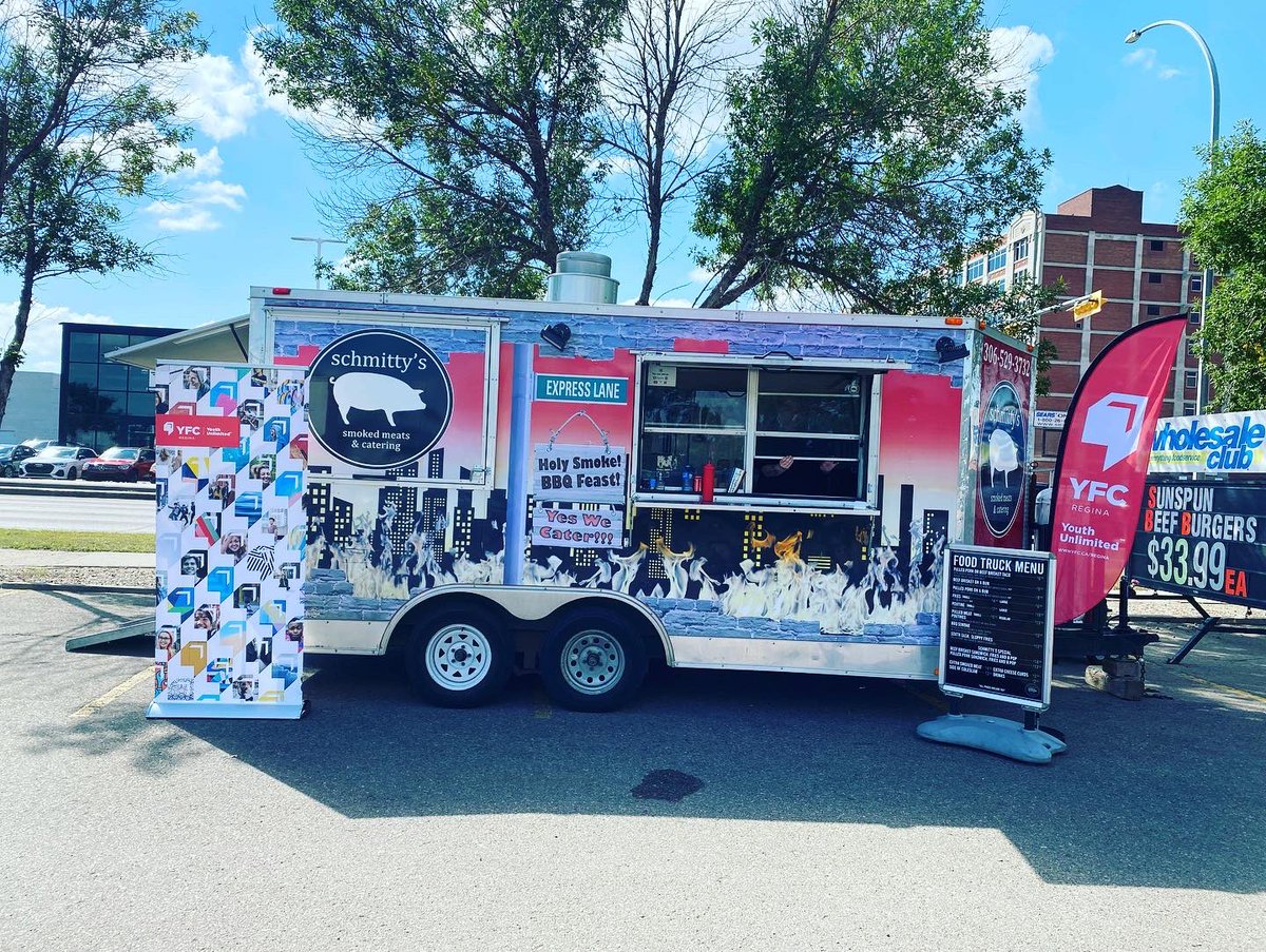 YFCRegina's tweet photo. Incredibly grateful for local businesses like @schmittys_smoked_meats that intentionally give back to the community to impact lives! 
We couldn’t do it without you! 
•
FORWARD.TOGETHER https://t.co/3YAvaCUbkL