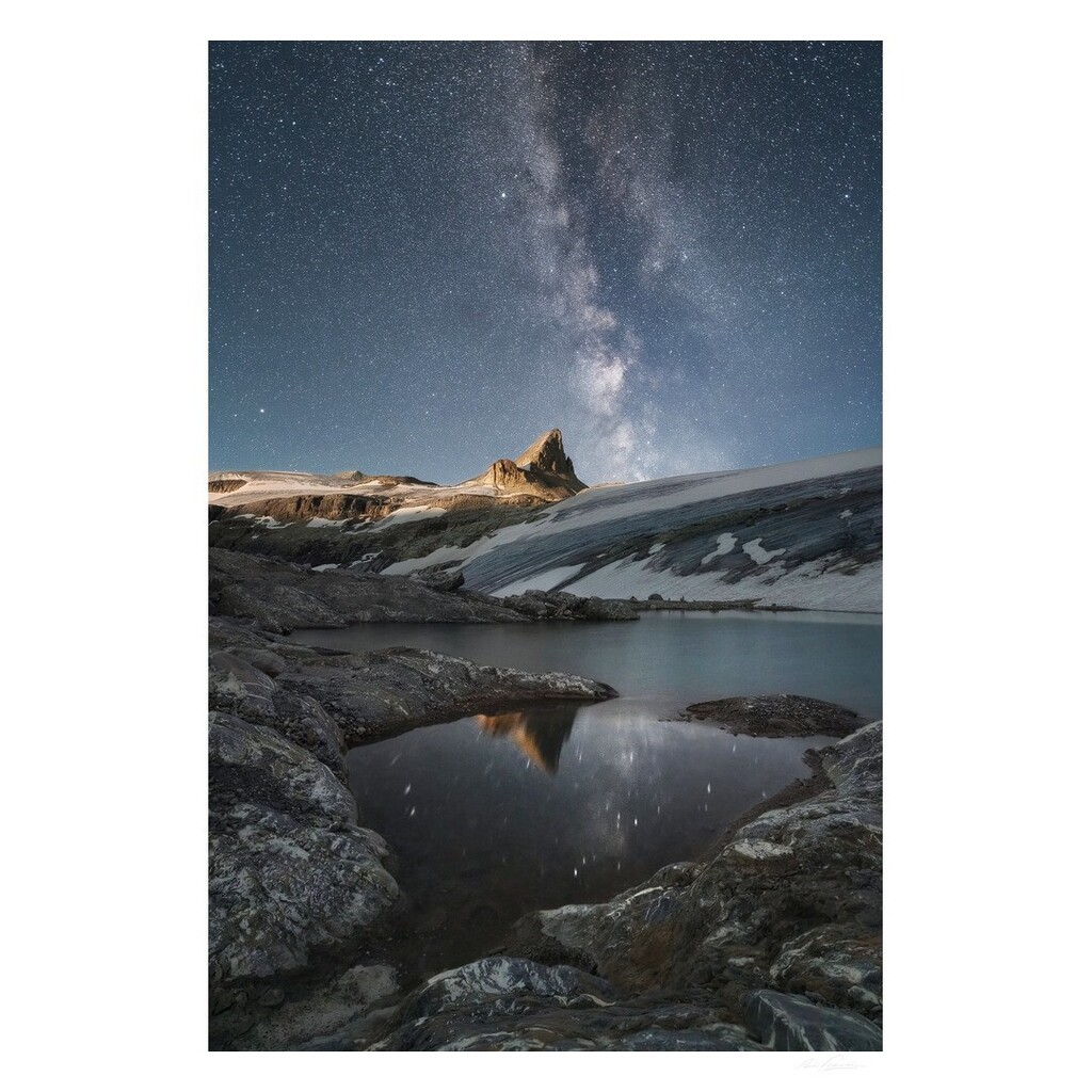 nfitzphoto's tweet photo. Milky Way, moonlight and a reflected Mt St Nicholas on the edge of Wapta Icefield in Banff National Park!

A shot I took as the aurora began to ramp up behind us a couple of nights ago! The window for shooting the milky way was brief with a rising half m… https://t.co/FTgMDp6EBN https://t.co/fqzl5kCh80