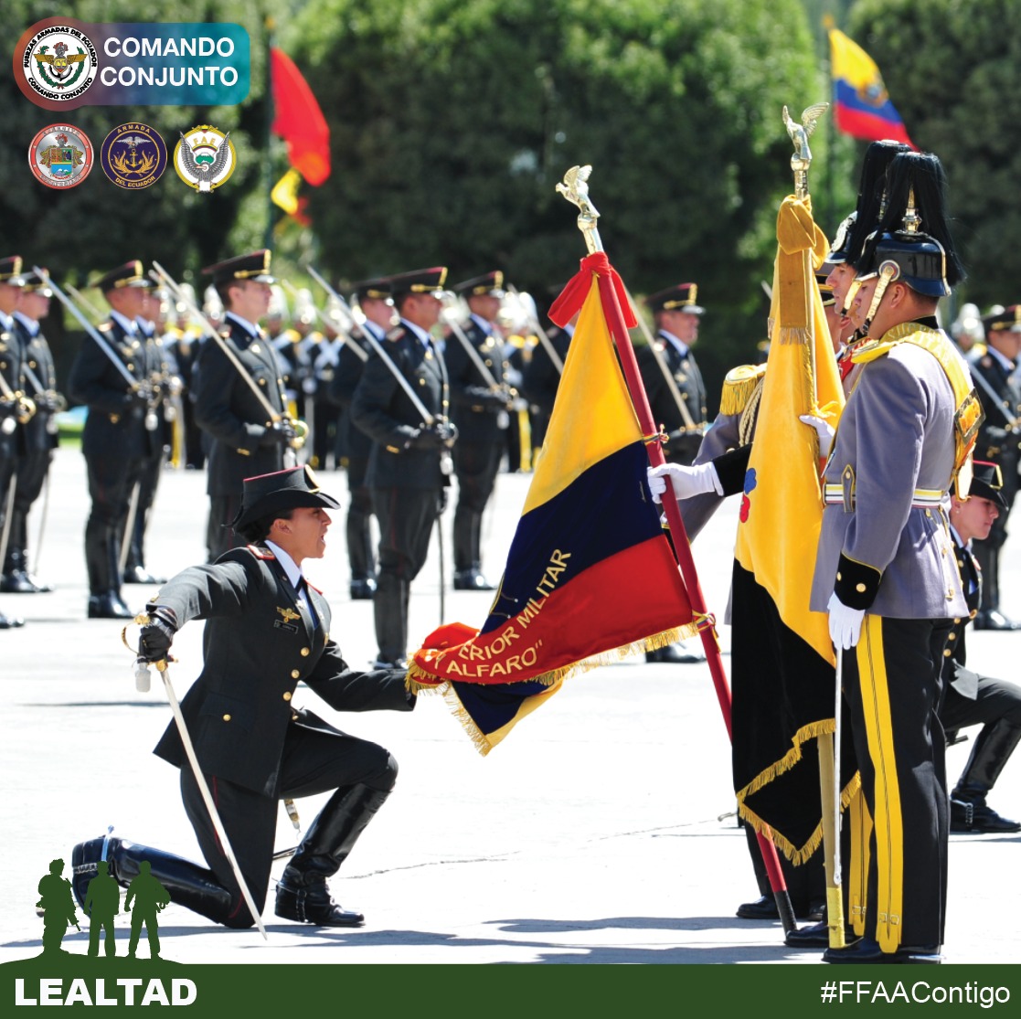 FFAAECUADOR's tweet photo. 𝐋𝐄𝐀𝐋𝐓𝐀𝐃
👉 𝑺𝒐𝒎𝒐𝒔 𝒔𝒐𝒍𝒅𝒂𝒅𝒐𝒔 𝒅𝒆 𝒉𝒐𝒏𝒐𝒓, 𝒇𝒐𝒓𝒎𝒂𝒎𝒐𝒔 𝒑𝒂𝒓𝒕𝒆 𝒅𝒆 𝒖𝒏𝒂 𝒊𝒏𝒔𝒕𝒊𝒕𝒖𝒄𝒊ó𝒏 𝒄𝒐𝒉𝒆𝒔𝒊𝒐𝒏𝒂𝒅𝒂 𝒚 𝒋𝒆𝒓𝒂𝒓𝒒𝒖𝒊𝒛𝒂𝒅𝒂, 𝒕𝒓𝒂𝒃𝒂𝒋𝒂𝒎𝒐𝒔 𝒄𝒐𝒏 𝒍𝒂 𝒄𝒐𝒏𝒗𝒊𝒄𝒄𝒊ó𝒏 𝒅𝒆 𝒔𝒆𝒓𝒗𝒊𝒓 𝒂 𝒍𝒂 𝒑𝒂𝒕𝒓𝒊𝒂. https://t.co/6kdxd7db9y