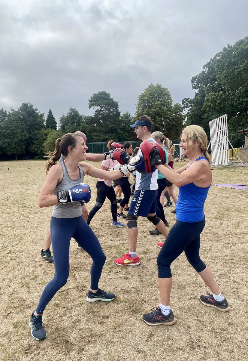 FRIYAY SMILES IN GODALMING! 😀

It’s been a brilliant week of classes with another SIX this weekend in Godalming, Cranleigh, Farnham, Guildford and Rudgwick!

Join our fitness community today! DM us or visit 👉 surreyfitnesscamps.com