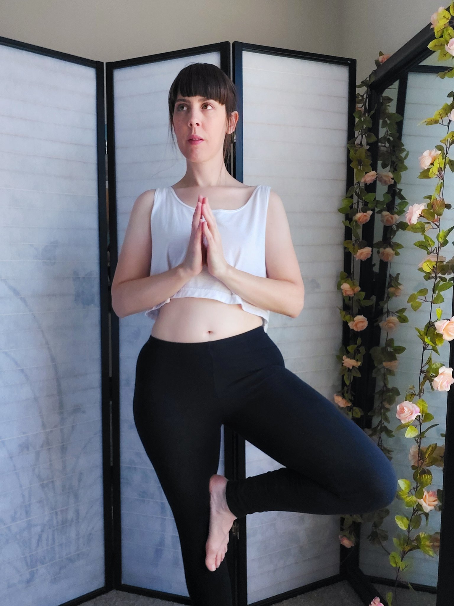 TW Pornstars Elly Naomi. Twitter. Yoga pants and tank top. Check out