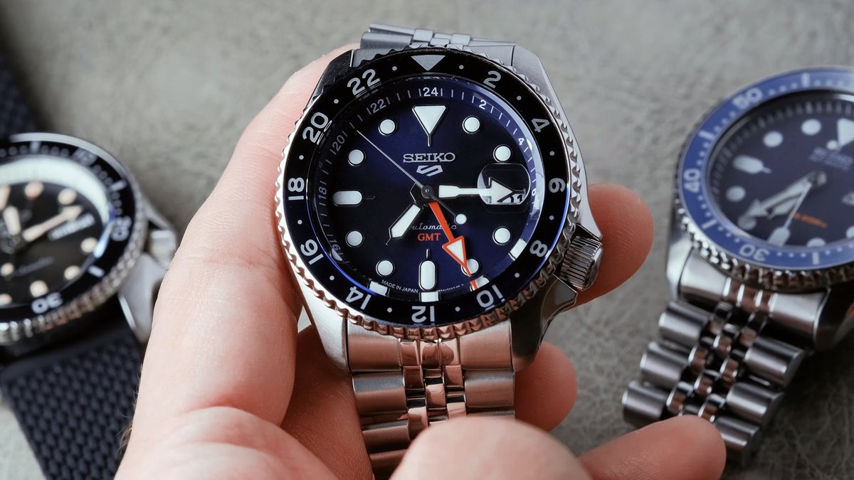 Chrono_Check's tweet photo. What do you think of the new Seiko 5 GMTs? In today's video, we take a look at a watch that sets a new standard for how affordable an automatic GMT can be. 

Watch here: https://t.co/RICv8exDZI https://t.co/zxTVUxKLsO