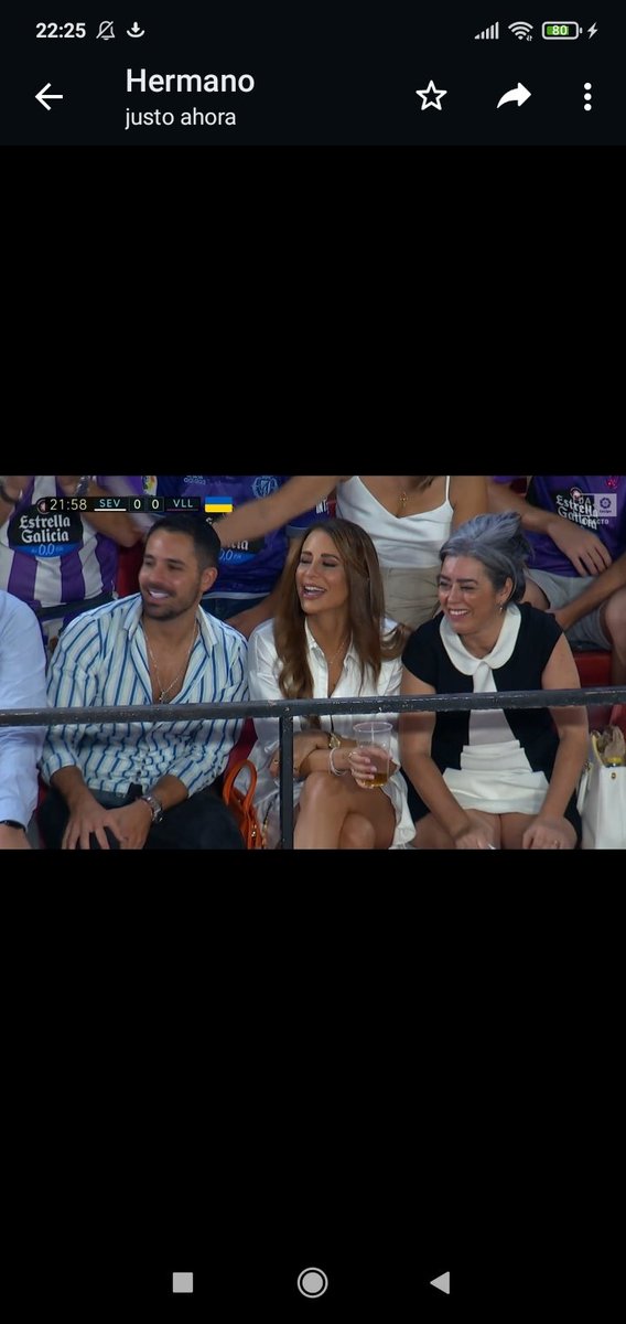 inmanm99's tweet photo. Han enfocado a Cris en el Sevilla-Valladolid 🤍❤️
@Cris_Porta guapísima como siempre🤍🤍🤍
#CrisPorta19AG https://t.co/Rhl4eR4c1R