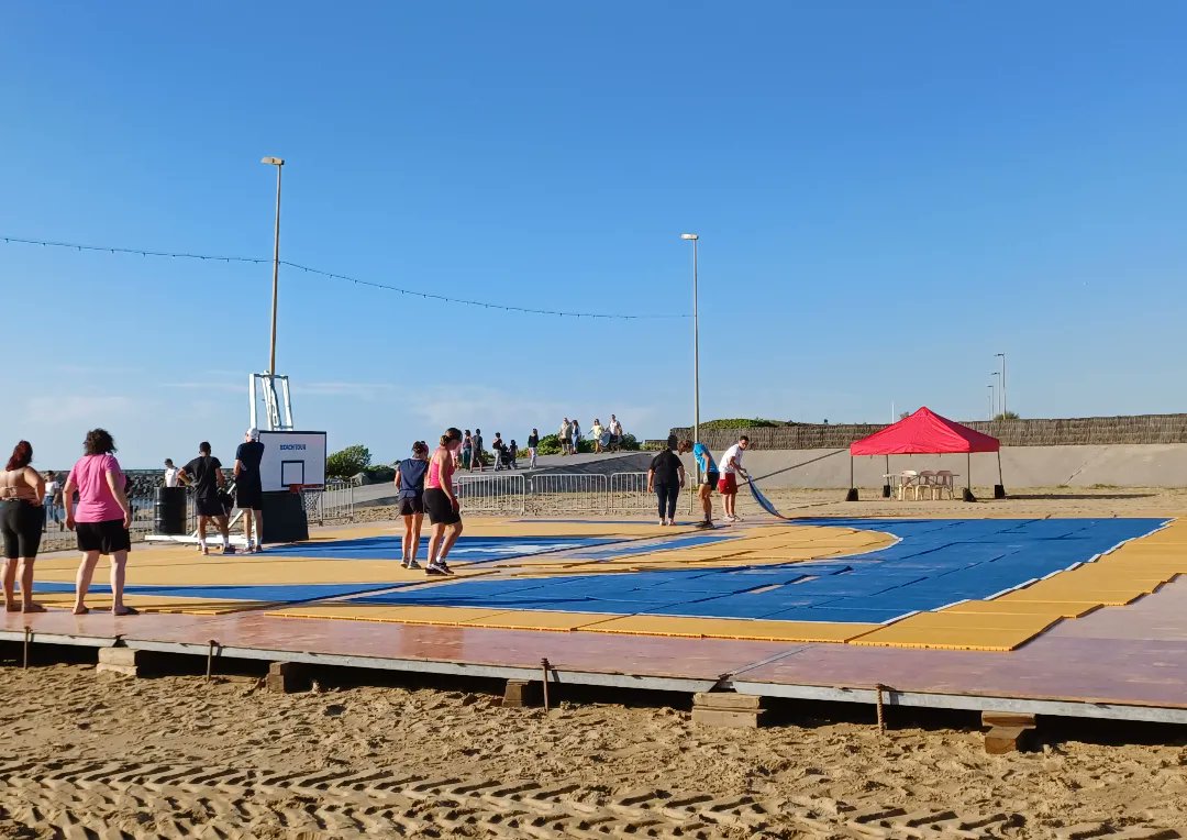 On vous attends pour un grand évènement ce week-end de beach basket 3X3  samedi tournoi de beach basket fauteuil 3X3 puis dimanche une GRANDE première avec la Traversée de  l Adour avec 3 nageurs handicapés, 2 nageurs valides , guides des bains angloys  <a href="/VilleAnglet/">Ville d'Anglet</a>  ville Boucau