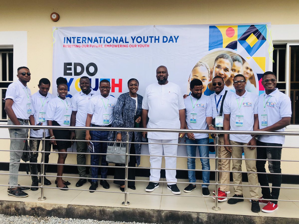VOmuera's tweet photo. Edo Youth Colloquium is being hosted by the Edo State Ministry of Youth and Humanitarian Affairs. Experts from the business and corporate worlds led fantastic presentations on Emotional Intelligence, Leadership, and Engaging the marketplace for Impact.       #EYCB2022
#EdoYouths https://t.co/kzN99lEt9d