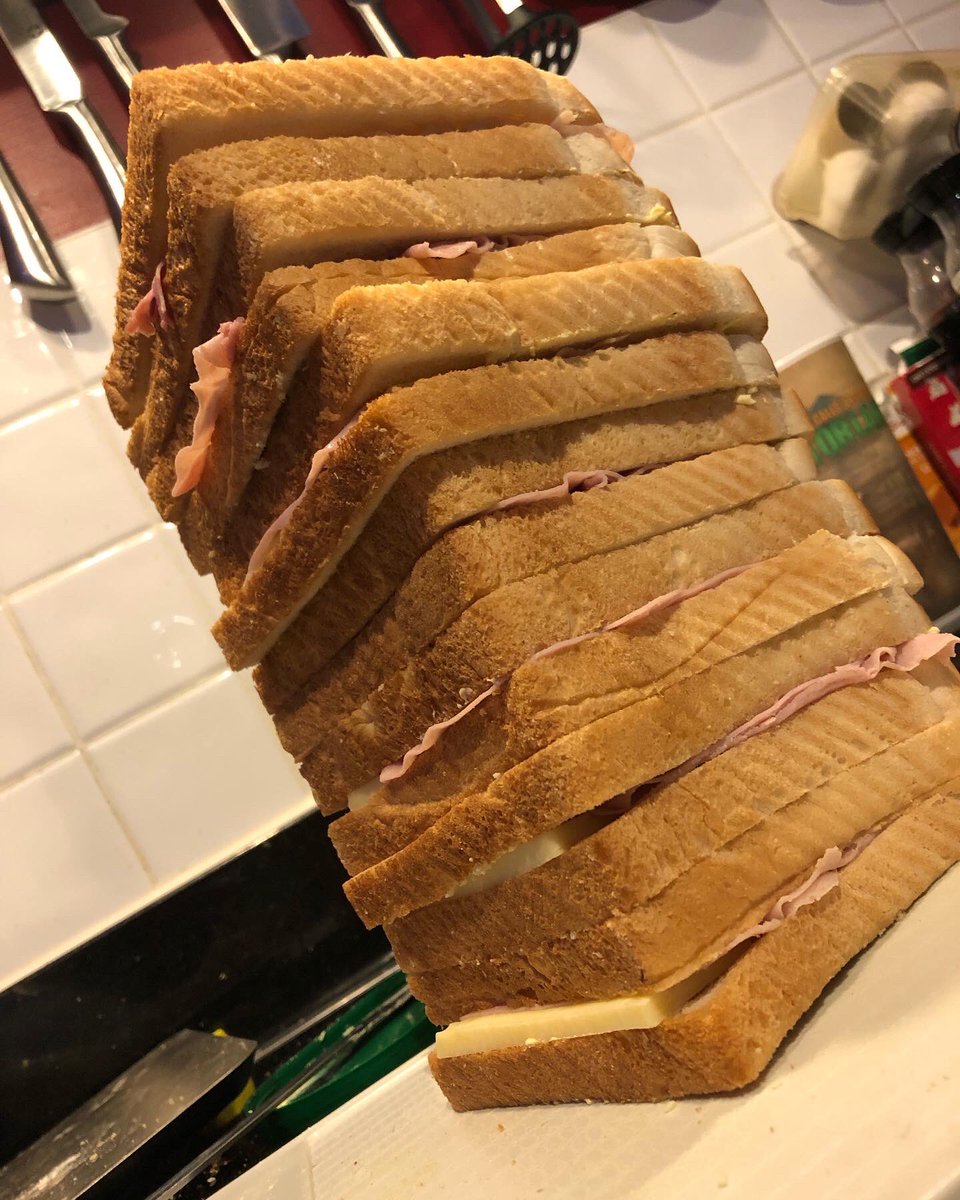ORB_SL's tweet image. ⚠️You know it’s a busy weekend when you make this many crew sandwiches ⚠️

🎈🛸🎈We’re off to Oswestry Balloon Carnival 🎈🛸🎈