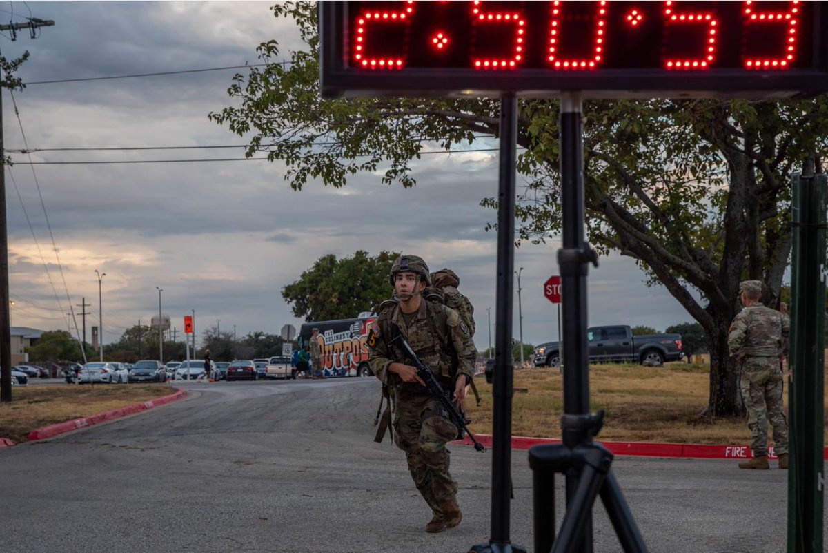 USArmyWHC's tweet image. 🏆 U.S. Army Forces Command Best Squad Competition 2022 🏆

Day 5 of the FORSCOM Best Squad Competition had competitors up at zero-dark-thirty for a 12-mile foot march.  Here are some photos from this morning's fun! 
2 of 3.

#BestSquad22 #IAMFORSCOM #Soldiers @16thSMA @USArmy