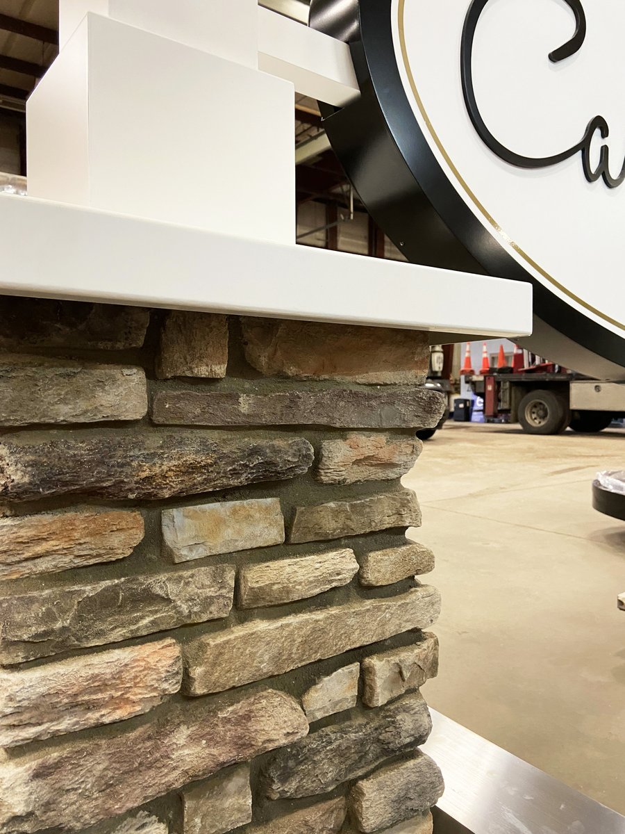 ValleyCitySign's tweet image. Signs make great first impressions to any community of homes!
We recently completed this classy sign for the Carleton Woods community. It features custom fabricated posts with corbels and southern ledgestone at the bottom of each post. 

#postandpanelsigns #residentialsigns