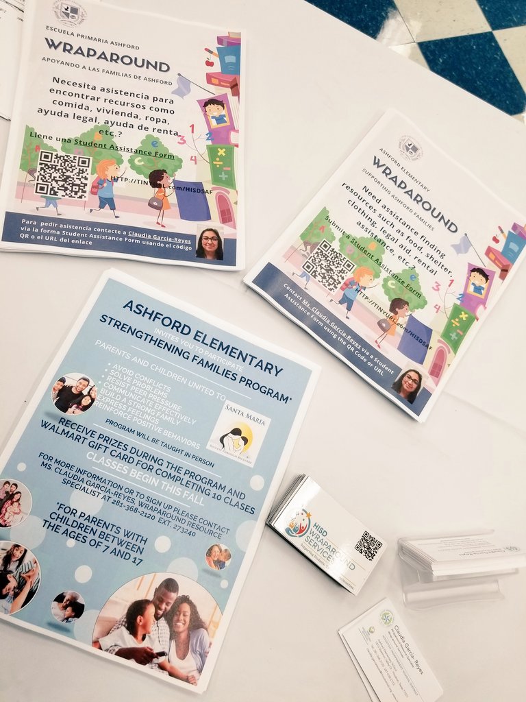 KenyaTClements's tweet photo. Awesome Job 🤗@kylenervasquez, @AshfordES_Wrap & all the staff at Ashford ES. Your #B2School event, today, was packed & provided many different resources and programs to the Ss & families in your community. 😍💙 the Wraparound magnets Claudia!
#Ready2RISE #WatchUsImpact https://t.co/9dbijfiDaj