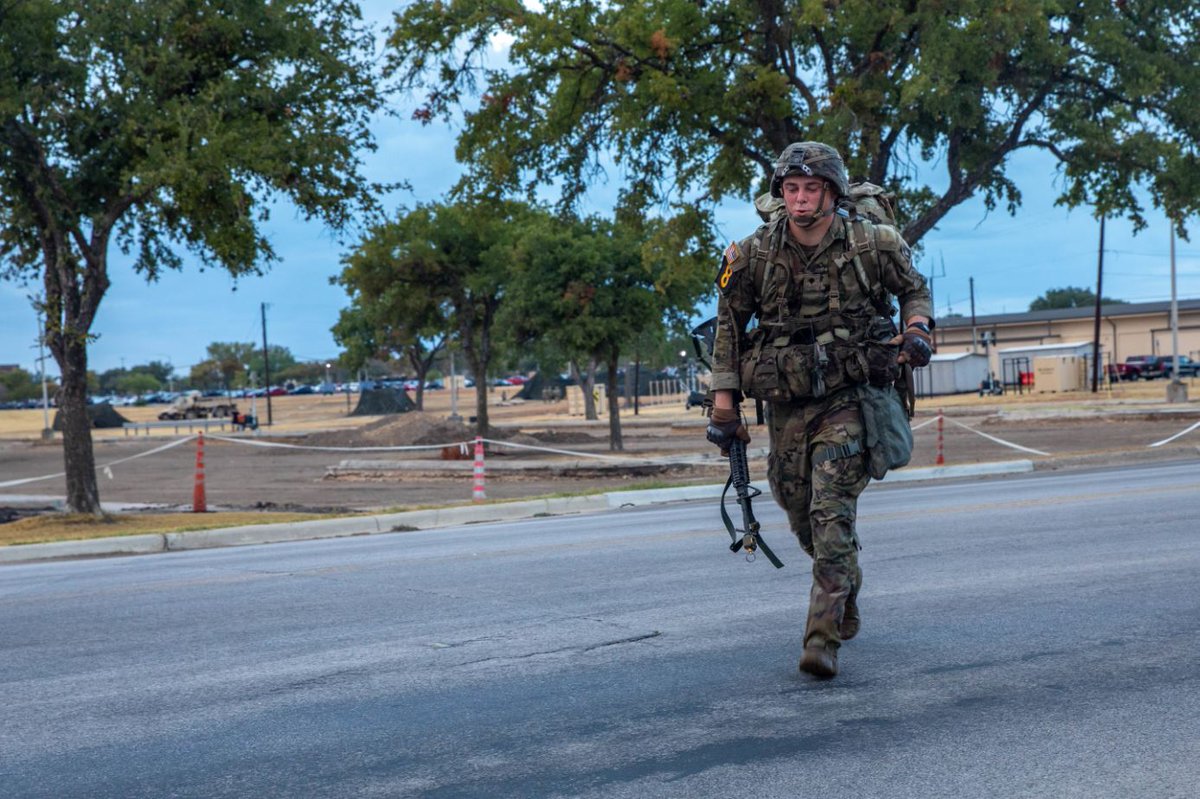 USArmyWHC's tweet image. 🏆 U.S. Army Forces Command Best Squad Competition 2022 🏆

Day 5 of the FORSCOM Best Squad Competition had competitors up at zero-dark-thirty for a 12-mile foot march.  Here are some photos from this morning's fun! 
1 of 3.

#BestSquad22 #IAMFORSCOM #Soldiers @16thSMA @USArmy