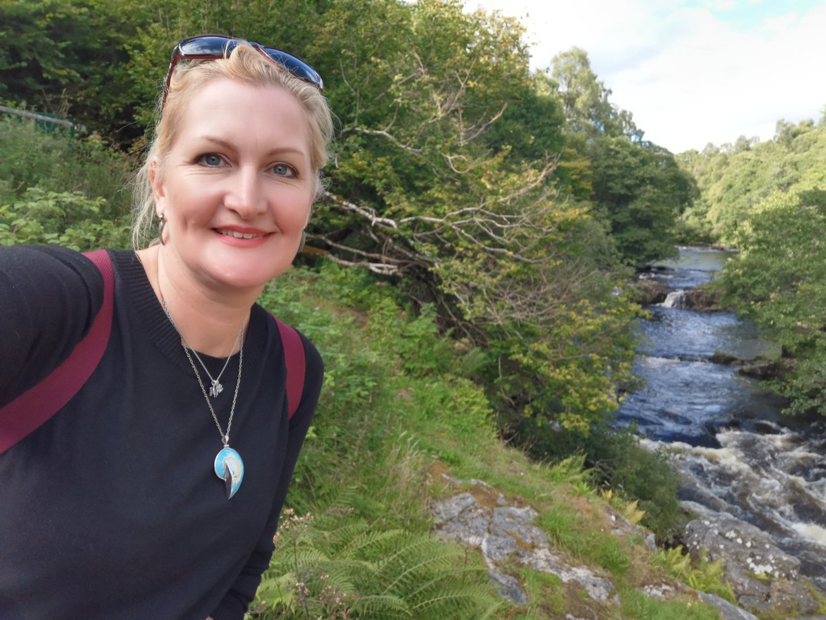 мєℓєиιє tweet media