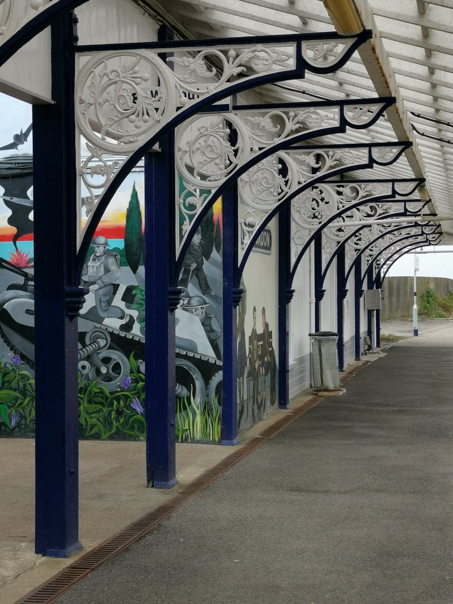 мєℓєиιє tweet media