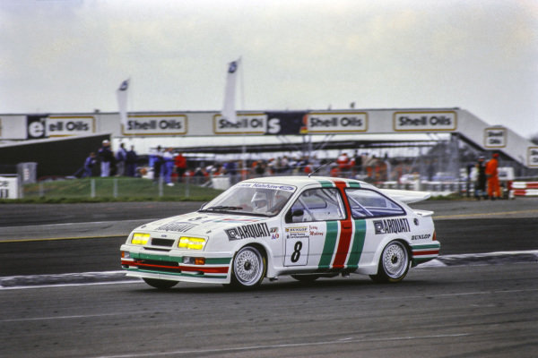 TheHardCompound's tweet photo. We're LIVE with @BTCC legend Frank Sytner on Tuesday - we'll discuss, among others, his 1988 series championship in the Prodrive @BMW.
11 Class B wins in 12 races and the odd controversy too - year to remember for "Fearless Frank"
#BTCC #Throwback #BMW #Sytner https://t.co/a4BWaPPlrl