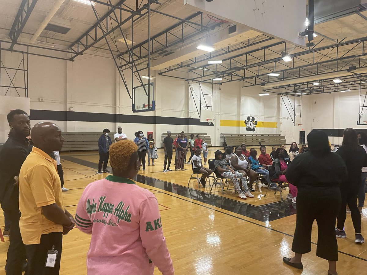 Forest Brook Wraparound (@forestbrookwrs) on Twitter photo The rain didn’t stop our parents from coming out to “Meet the Teacher” night <a href="/ForestBrookMS/">Forest Brook MS HISD</a> What a awesome turnout. @HISD_Wraparound The rain didn’t stop our parents from coming out to “Meet the Teacher” night <a href="/ForestBrookMS/">Forest Brook MS HISD</a> What a awesome turnout. @HISD_Wraparound
