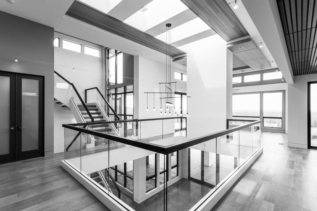 BrookfieldStai1's tweet image. This captivating custom glass system with wood handrail has an open &amp;amp; elegant feel that will add a classy look to any new home or remodel. 
•
•
Brookfieldstairs.com
•
•
#glass #customrailing #metal #unique #modern #stylish #stairdesign #interior #hardwood #handrail