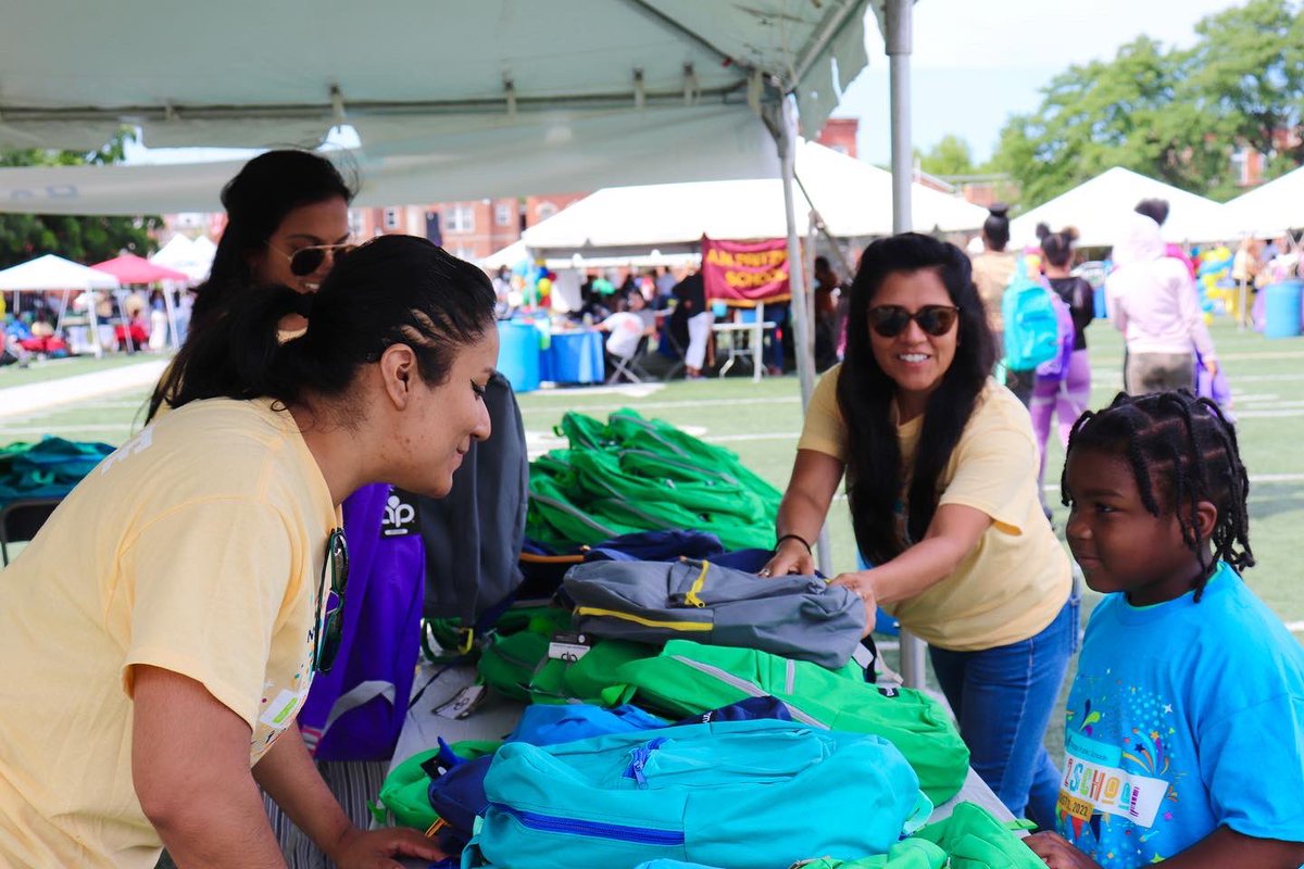 cps__face's tweet photo. It took a community to put these back to school bashes together. Here's some of our staff having fun and working hard as always! #LetsFACEittogether https://t.co/Chdu8rhGEO