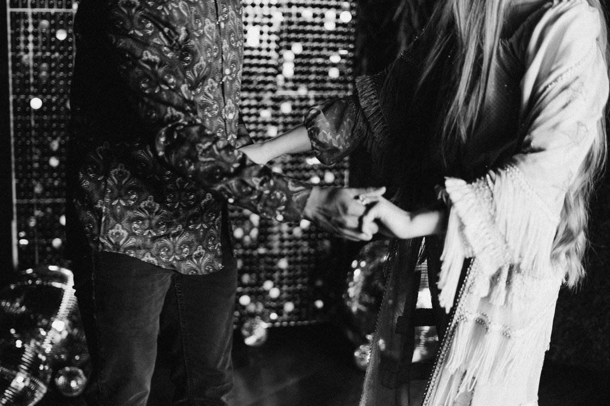 AnnacaseyP's tweet photo. Disco Elopement 

#WEDDINGPHOTOGRAPHY #PhotographyDay https://t.co/VdCxJxpKG4